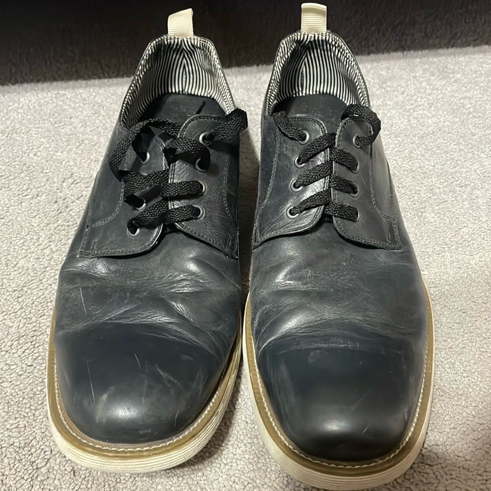 Kenneth Cole Reaction blue dress shoes